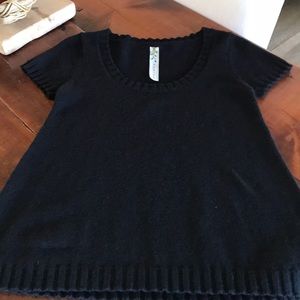 Viridis luxe tunic sweater.Beautiful deep neckline
